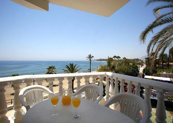 Lovely Beachfront Apartment Puerto Banus Marbella